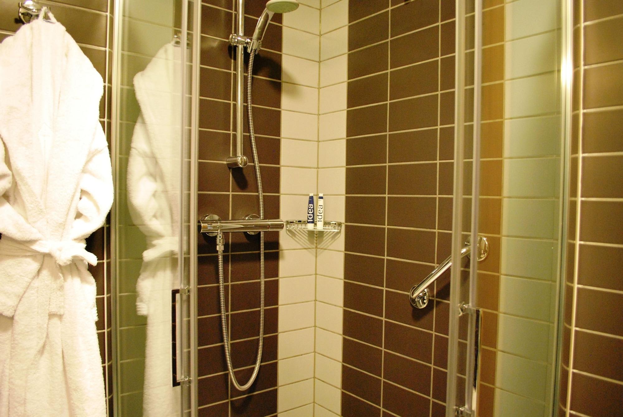 Idea Hotel Plus Savona Esterno foto