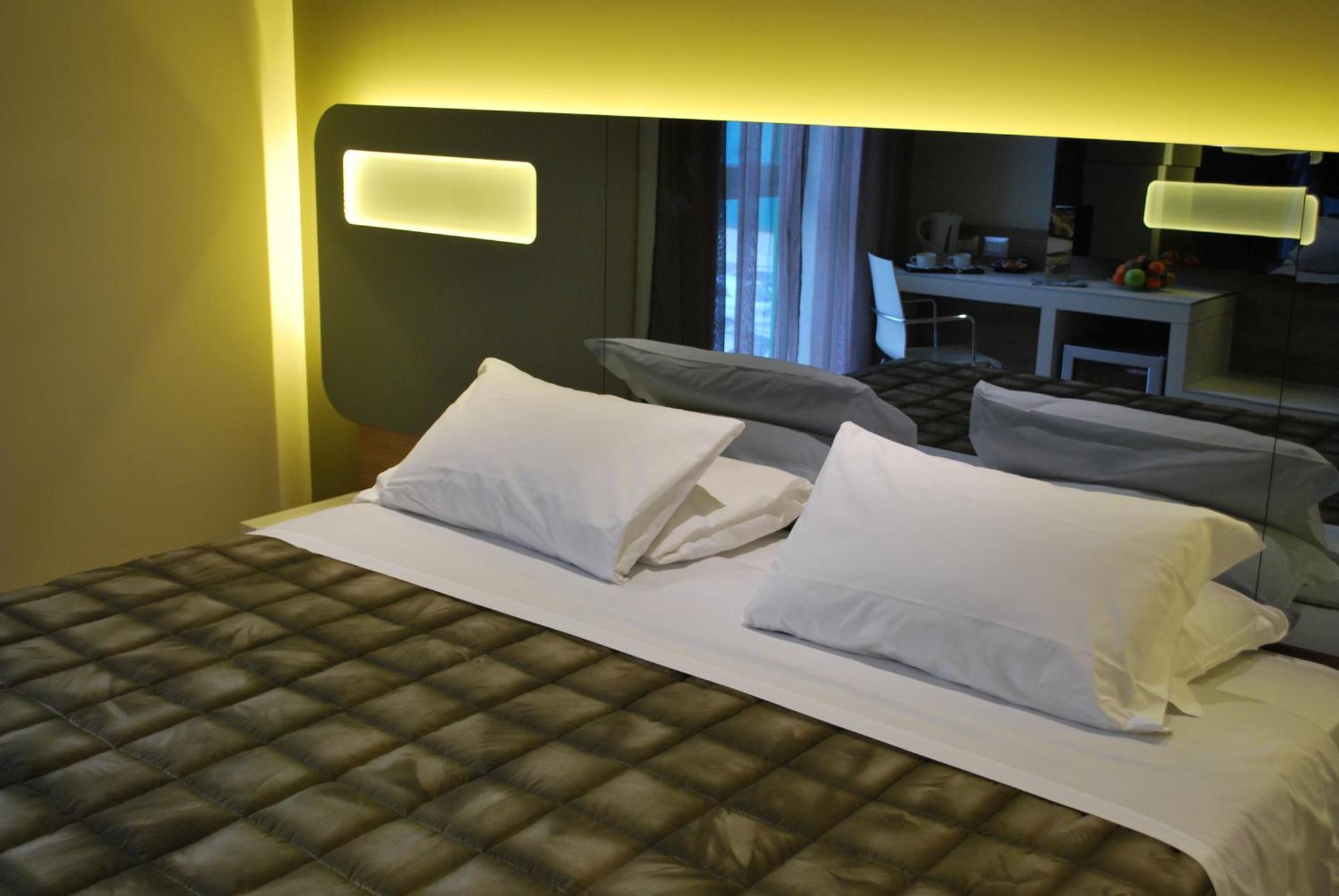 Idea Hotel Plus Savona Esterno foto