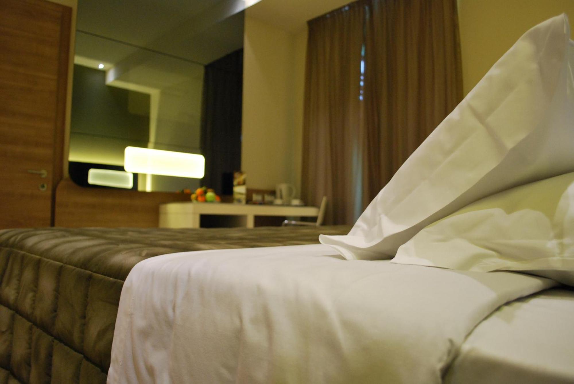 Idea Hotel Plus Savona Esterno foto